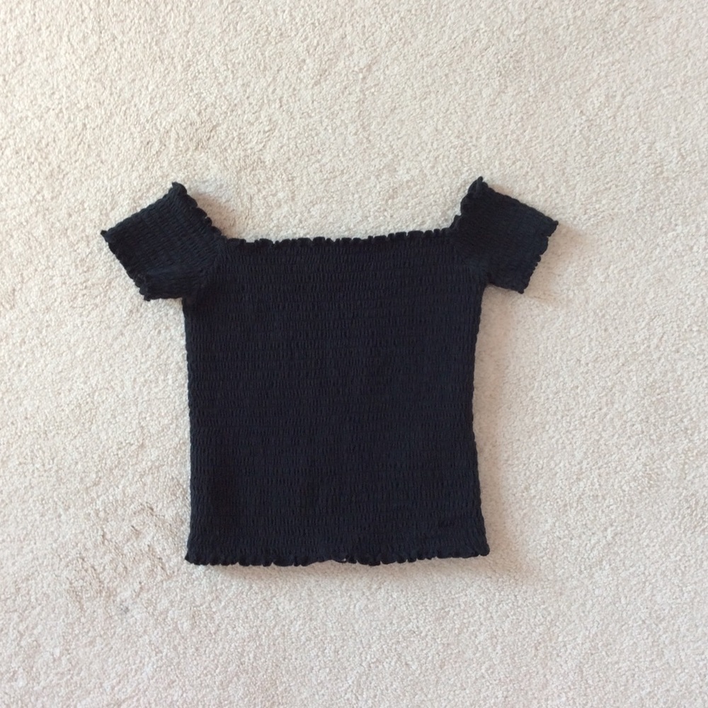 Hollister top ~
